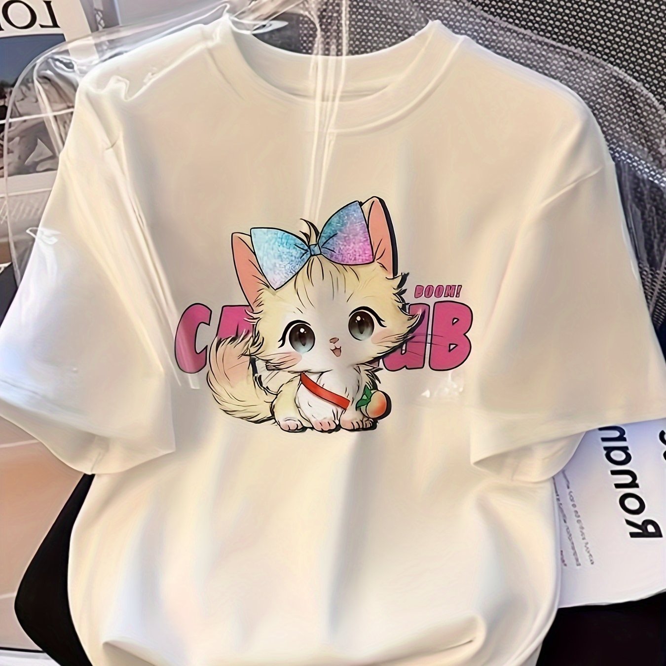Women's White Short-Sleeve Tee – Cute Cat Graphic Print, Loose Fit